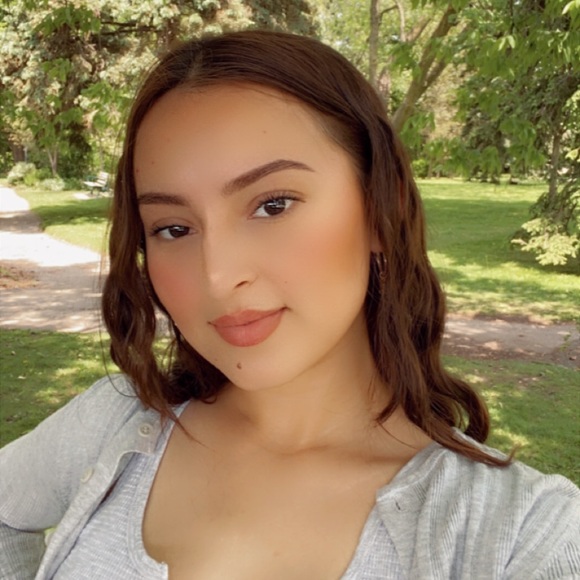 Meet your Posher, Omira - Picture 1 of 1